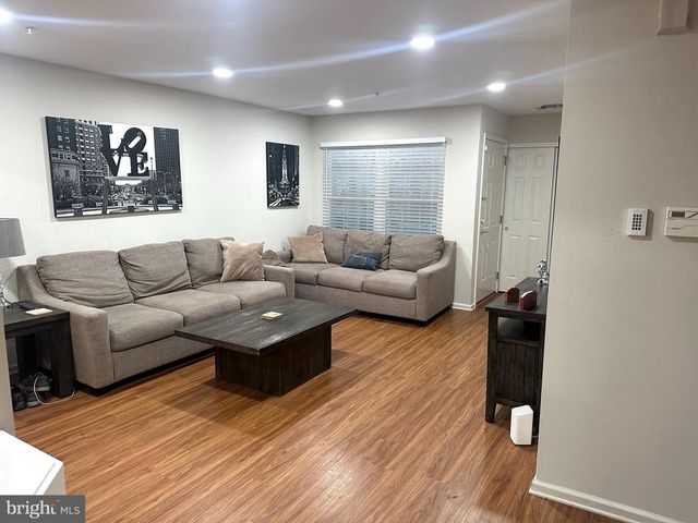 1674 ROCKCRESS DR, Jamison, PA 18929