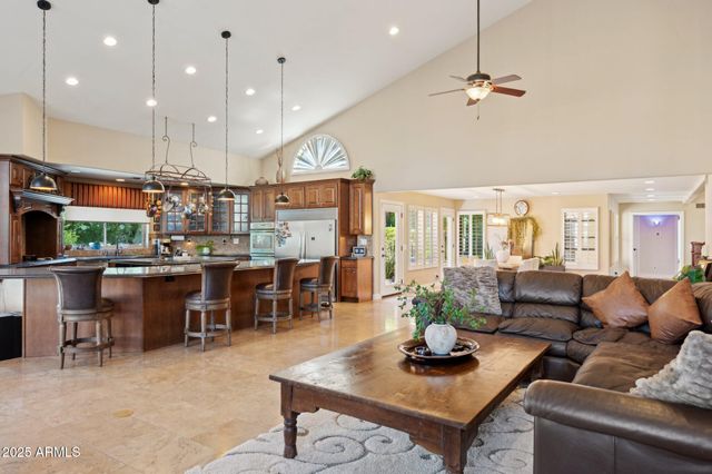 11621 S BLACKFOOT Drive, Phoenix, AZ 85044