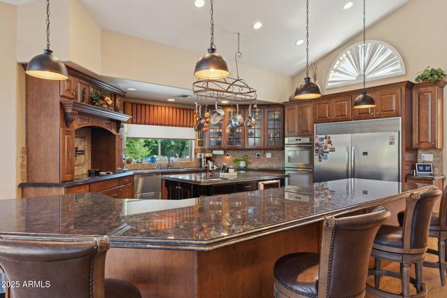 11621 S BLACKFOOT Drive, Phoenix, AZ 85044