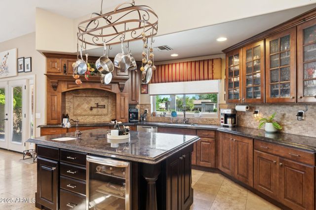 11621 S BLACKFOOT Drive, Phoenix, AZ 85044