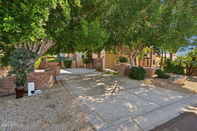 11621 S BLACKFOOT Drive, Phoenix, AZ 85044