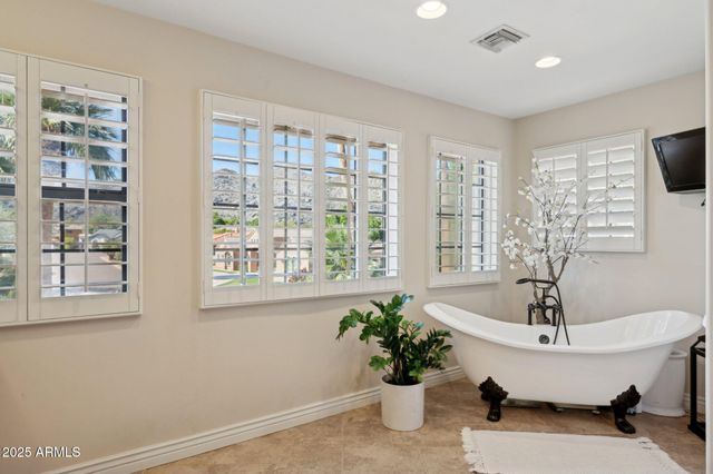 11621 S BLACKFOOT Drive, Phoenix, AZ 85044