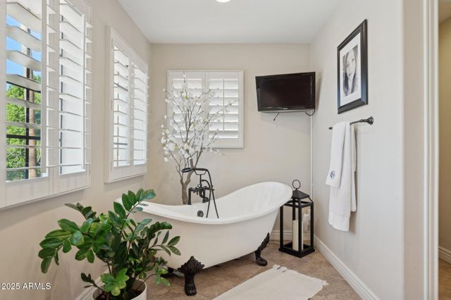 11621 S BLACKFOOT Drive, Phoenix, AZ 85044