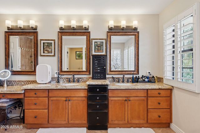 11621 S BLACKFOOT Drive, Phoenix, AZ 85044