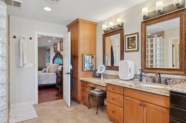 11621 S BLACKFOOT Drive, Phoenix, AZ 85044