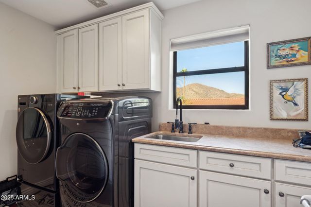 11621 S BLACKFOOT Drive, Phoenix, AZ 85044