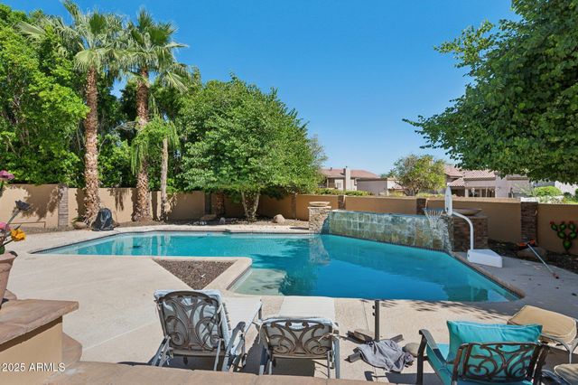 11621 S BLACKFOOT Drive, Phoenix, AZ 85044