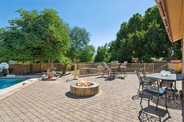 11621 S BLACKFOOT Drive, Phoenix, AZ 85044