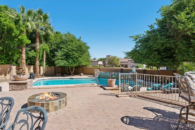 11621 S BLACKFOOT Drive, Phoenix, AZ 85044