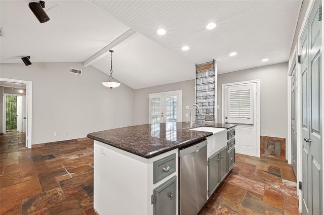 1142 Pinecroft Drive, Sugar Land, TX 77498