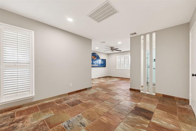 1142 Pinecroft Drive, Sugar Land, TX 77498