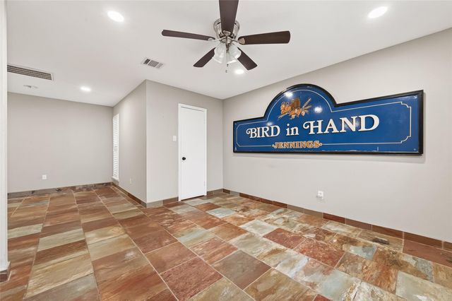 1142 Pinecroft Drive, Sugar Land, TX 77498