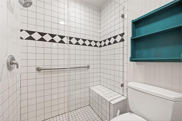 1142 Pinecroft Drive, Sugar Land, TX 77498