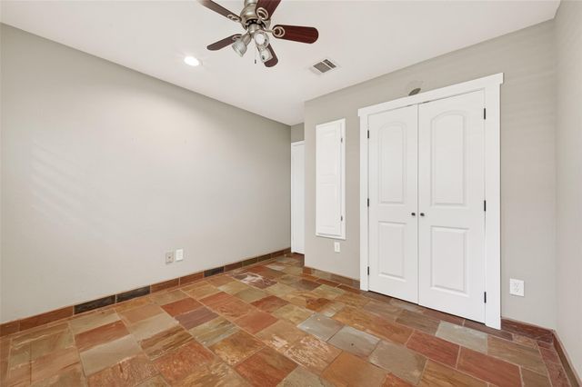 1142 Pinecroft Drive, Sugar Land, TX 77498