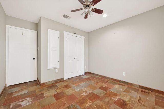 1142 Pinecroft Drive, Sugar Land, TX 77498