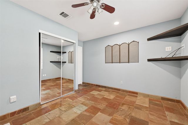 1142 Pinecroft Drive, Sugar Land, TX 77498