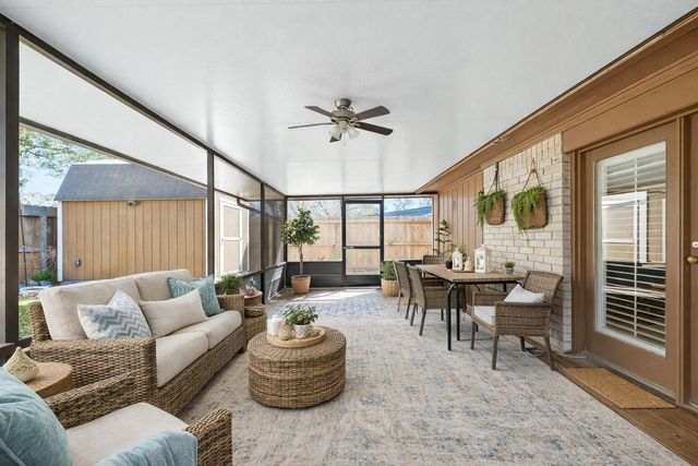 1142 Pinecroft Drive, Sugar Land, TX 77498