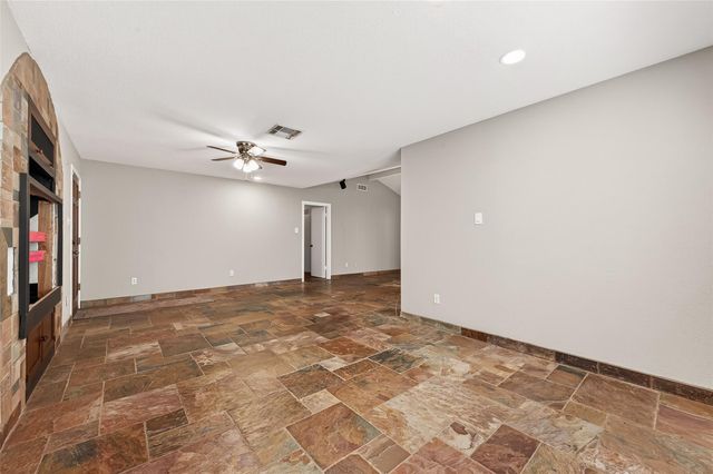 1142 Pinecroft Drive, Sugar Land, TX 77498