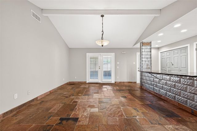 1142 Pinecroft Drive, Sugar Land, TX 77498