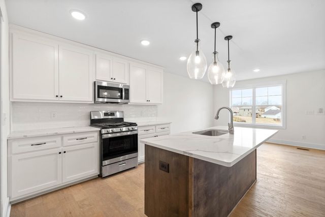 907 Bankside Dr, Clarksville, TN 37043