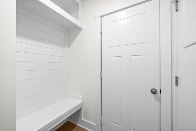 907 Bankside Dr, Clarksville, TN 37043