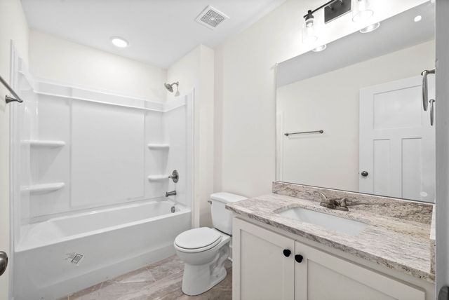 907 Bankside Dr, Clarksville, TN 37043