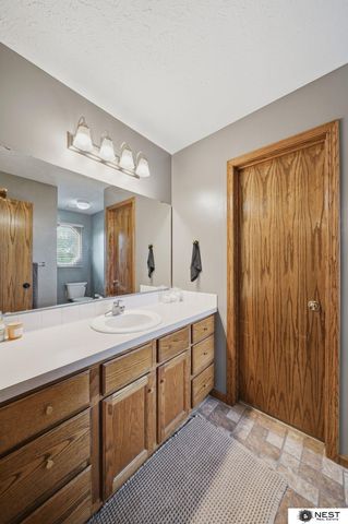 6561 S 32Nd Street, Lincoln, NE 68516
