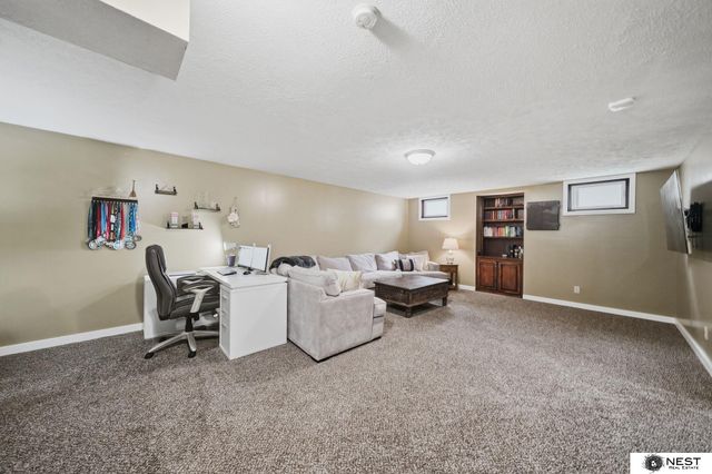 6561 S 32Nd Street, Lincoln, NE 68516