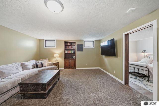 6561 S 32Nd Street, Lincoln, NE 68516