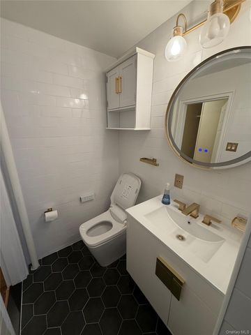 22-27 76 Street B2, East Elmhurst, NY 11370