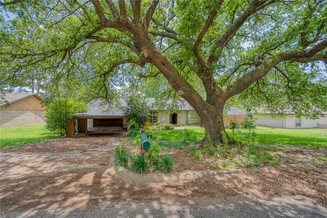 1006 Rikkity Lane, Mt Pleasant, TX 75455