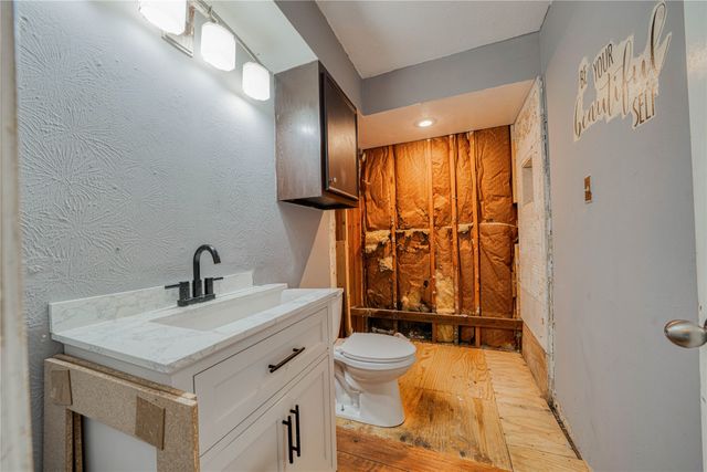 1006 Rikkity Lane, Mt Pleasant, TX 75455