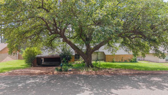1006 Rikkity Lane, Mt Pleasant, TX 75455