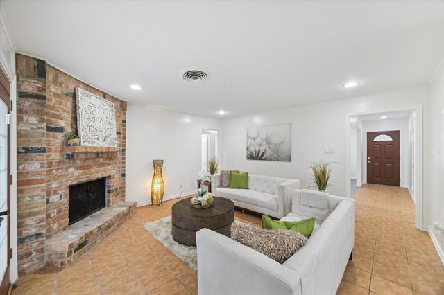 7539 Jason Street, Houston, TX 77074