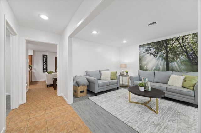 7539 Jason Street, Houston, TX 77074