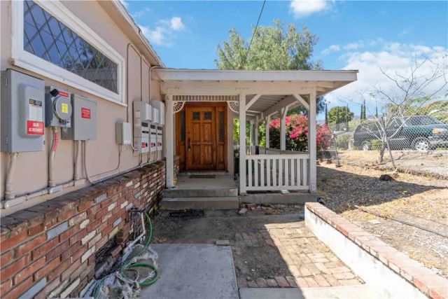 10457 Variel Avenue, Chatsworth, CA 91311