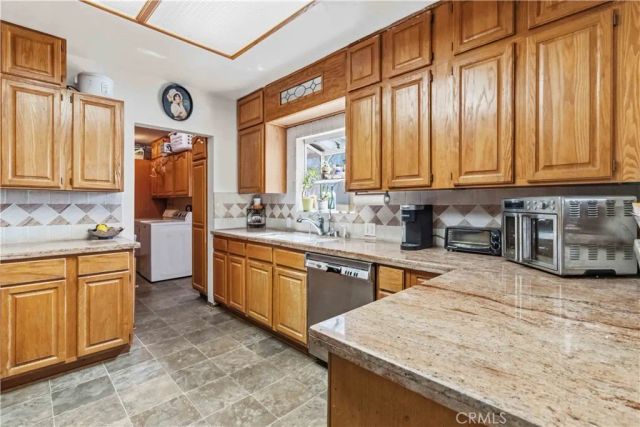 10457 Variel Avenue, Chatsworth, CA 91311