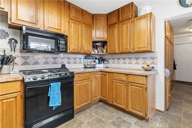 10457 Variel Avenue, Chatsworth, CA 91311