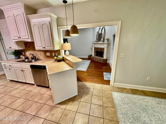 508 Oakleigh Place, Brandon, MS 39047