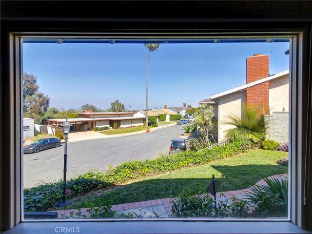 5390 Stillwater Drive, Los Angeles, CA 90008