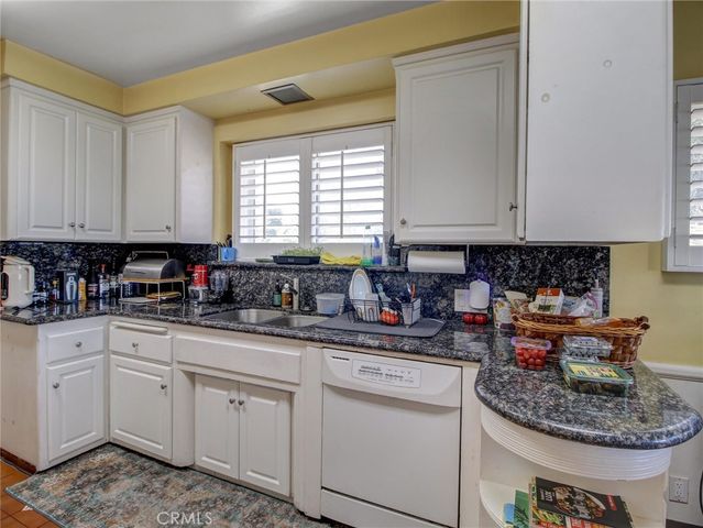 5390 Stillwater Drive, Los Angeles, CA 90008