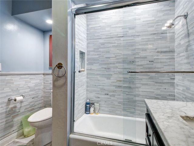 5390 Stillwater Drive, Los Angeles, CA 90008