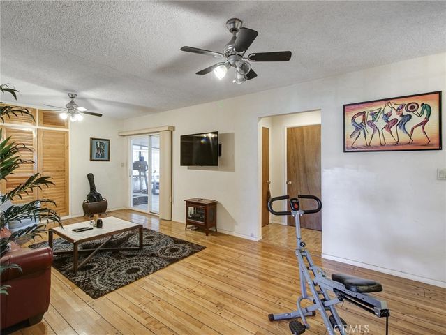 5390 Stillwater Drive, Los Angeles, CA 90008