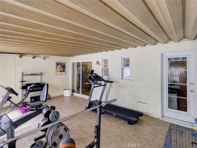 5390 Stillwater Drive, Los Angeles, CA 90008