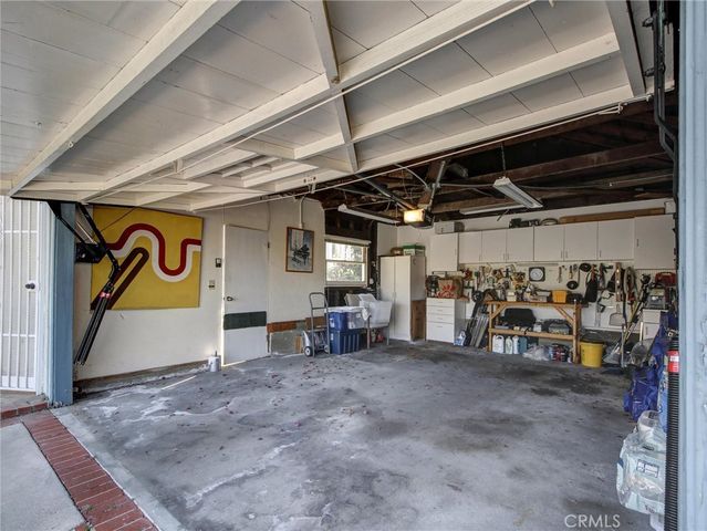 5390 Stillwater Drive, Los Angeles, CA 90008
