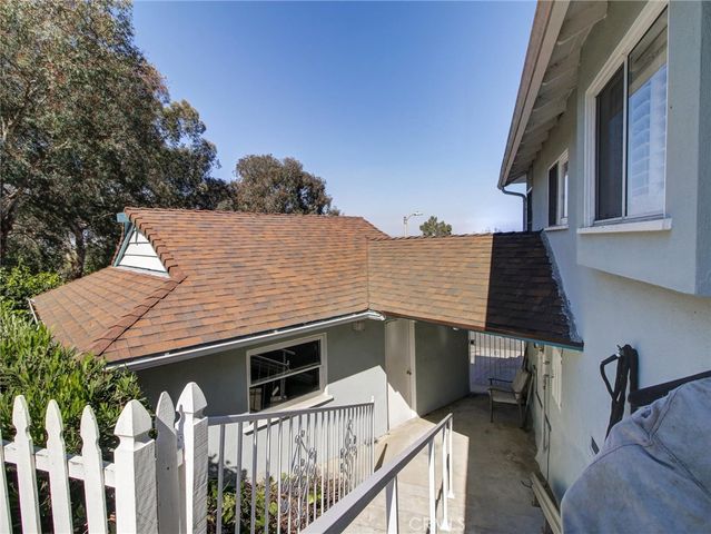 5390 Stillwater Drive, Los Angeles, CA 90008