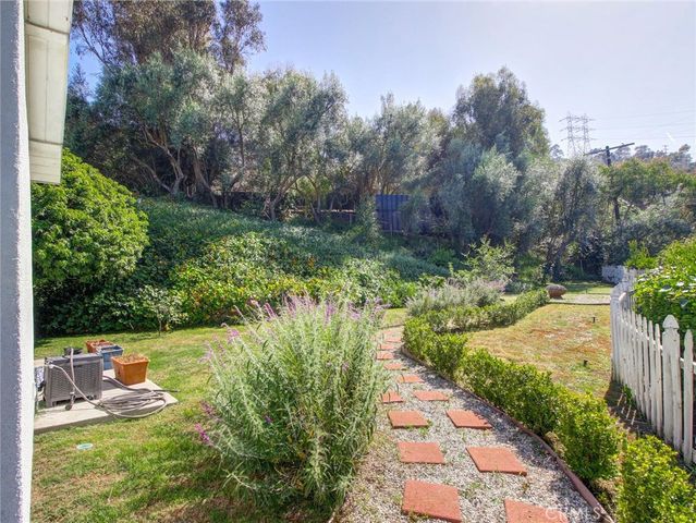 5390 Stillwater Drive, Los Angeles, CA 90008