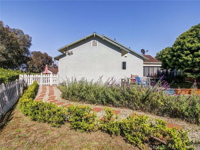 5390 Stillwater Drive, Los Angeles, CA 90008