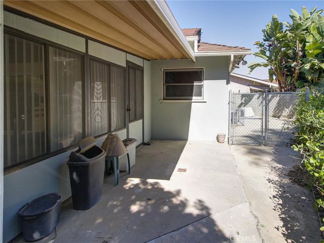 5390 Stillwater Drive, Los Angeles, CA 90008