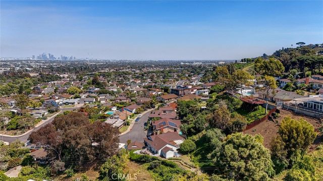 5390 Stillwater Drive, Los Angeles, CA 90008